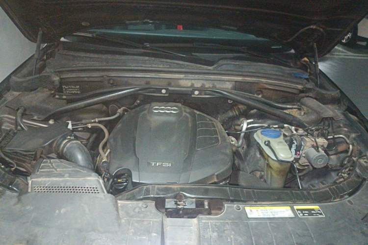 Used Audi Q5 2016 40 TFSI Technology Edition Engine Bay