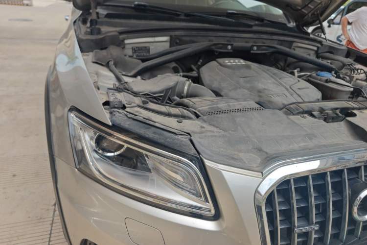 Used Audi Q5 2016 40 TFSI Trendy Edition Engine Bay Right
