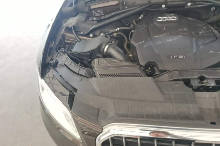 Used Audi Q5 2016 40 TFSI Technology Edition Engine Bay Right