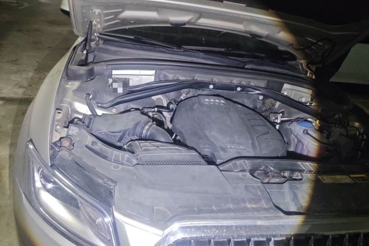 Used Audi Q5 2016 40 TFSI Technology Edition Engine Bay Right