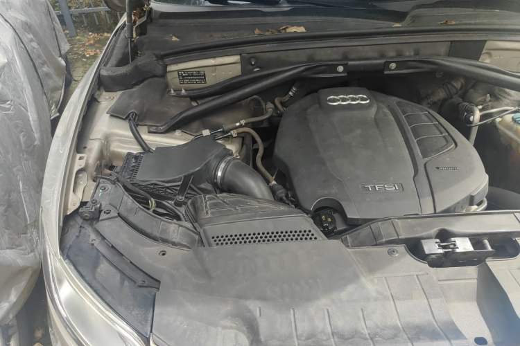 Used Audi Q5 2016 40 TFSI Technology Edition Engine Bay Right