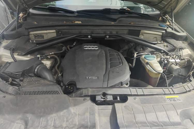 Used Audi Q5 2016 40 TFSI Technology Edition Engine Bay
