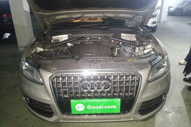 Used Audi Q5 2016 40 TFSI Technology Edition Engine Bay