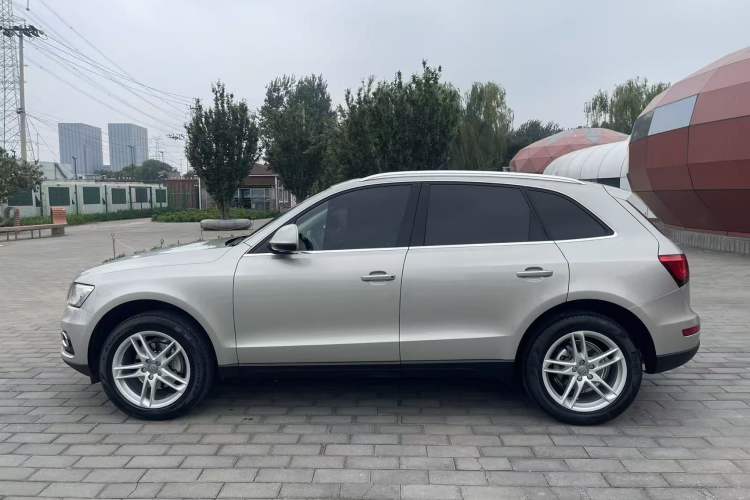 Used Audi Q5 2016 40 TFSI Comfort Model Exterior 4