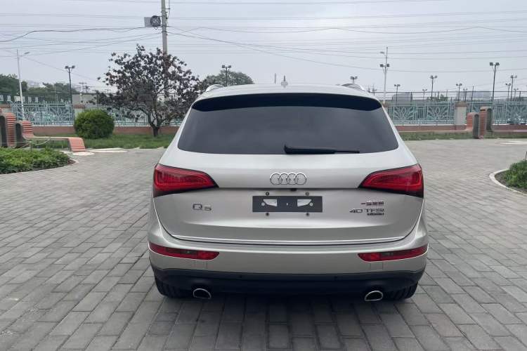 Used Audi Q5 2016 40 TFSI Comfort Model Exterior 6