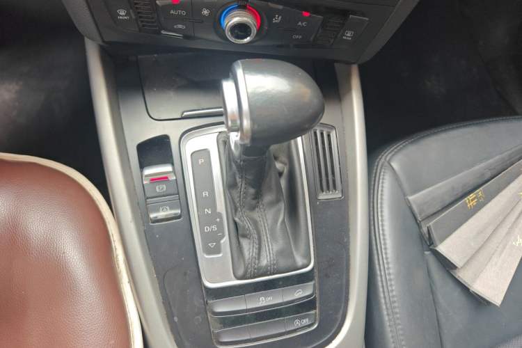 Used Audi Q5 2016 40 TFSI Trendy Edition Gear Lever