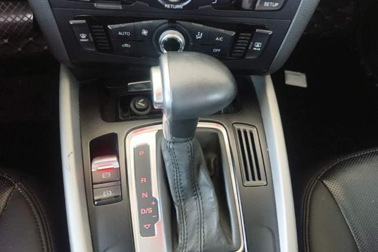 Used Audi Q5 2016 40 TFSI Trendy Edition Gear Lever