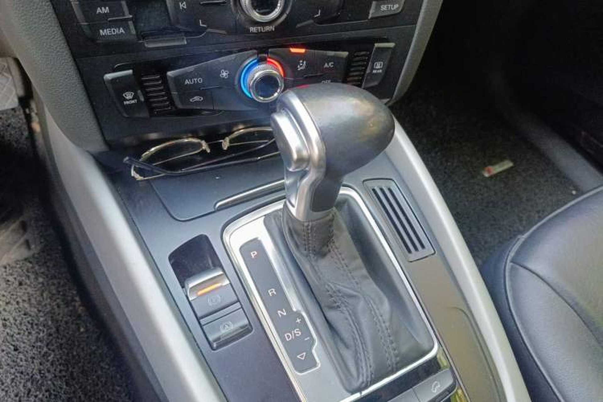 Used Audi Q5 2016 40 TFSI Trendy Edition Gear Lever