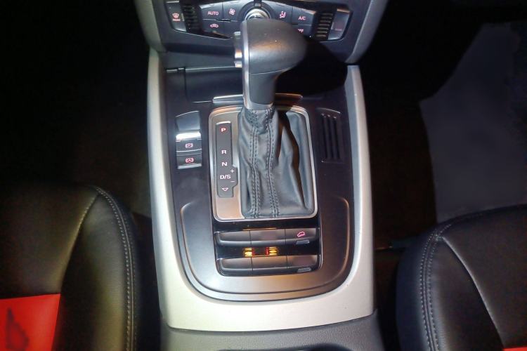 Used Audi Q5 2016 40 TFSI Trendy Edition Gear Lever