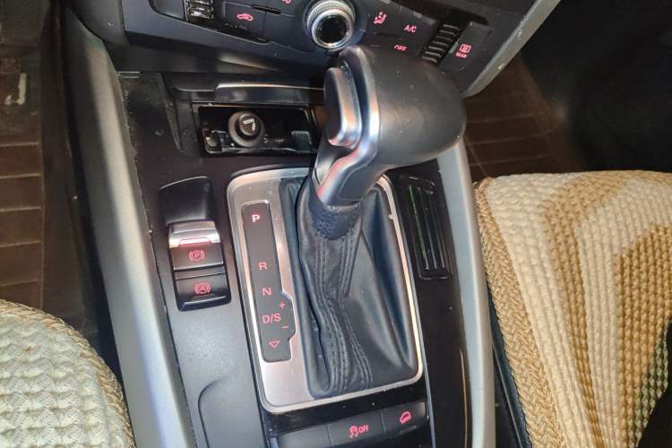 Used Audi Q5 2016 40 TFSI Trendy Edition Gear Lever