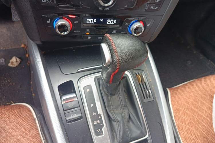 Used Audi Q5 2016 40 TFSI Technology Edition Gear Lever