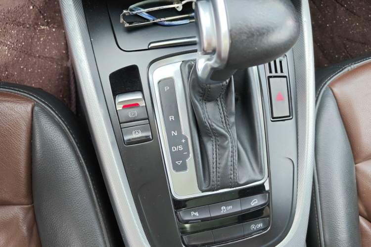Used Audi Q5 2016 40 TFSI Technology Edition Gear Lever