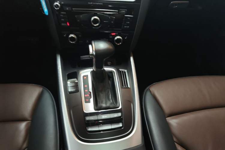 Used Audi Q5 2016 40 TFSI Technology Edition Gear Lever