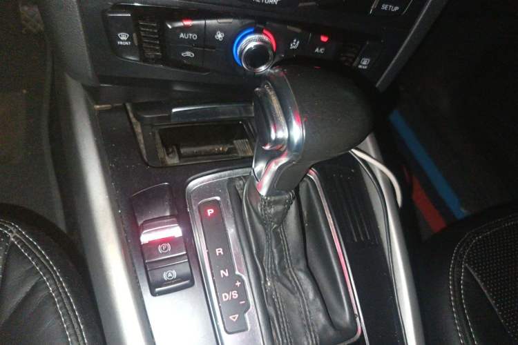 Used Audi Q5 2016 40 TFSI Technology Edition Gear Lever
