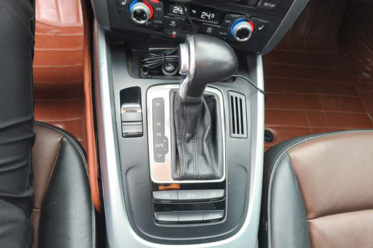 Used Audi Q5 2016 40 TFSI Technology Edition Gear Lever