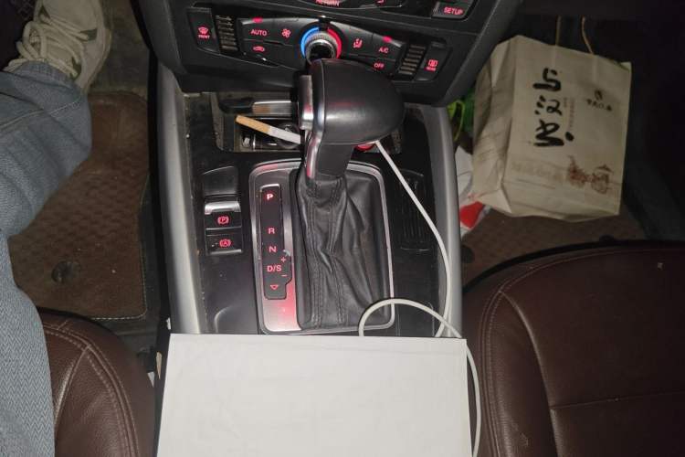 Used Audi Q5 2016 40 TFSI Trendy Edition Gear Lever