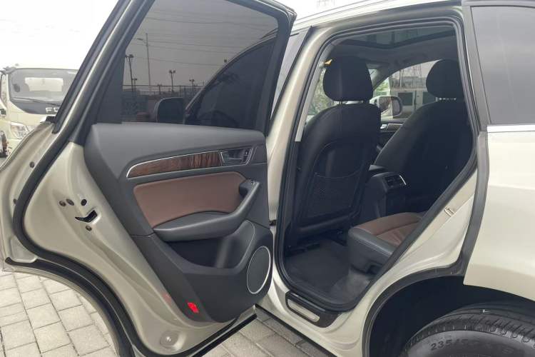 Used Audi Q5 2016 40 TFSI Comfort Model Interior 10