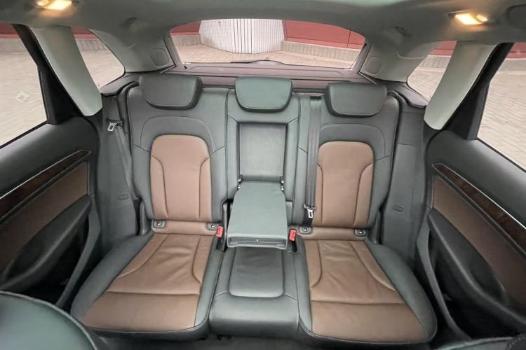 Used Audi Q5 2016 40 TFSI Comfort Model Interior 4