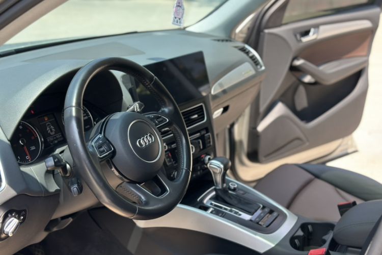 Used Audi Q5 2016 40 TFSI Technology Edition Interior 7