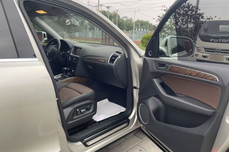 Used Audi Q5 2016 40 TFSI Comfort Model Interior 8