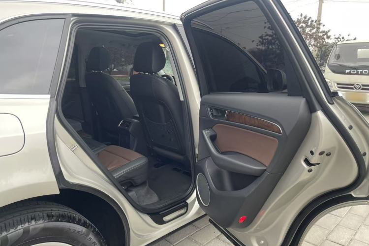Used Audi Q5 2016 40 TFSI Comfort Model Interior 9