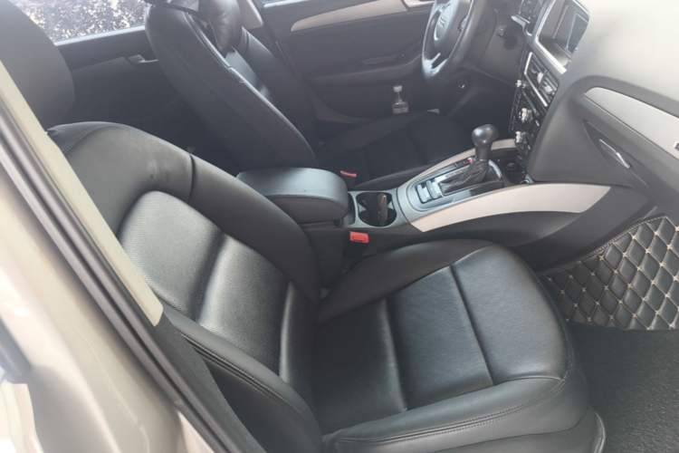 Used Audi Q5 2016 40 TFSI Trendy Edition Right Front Seat