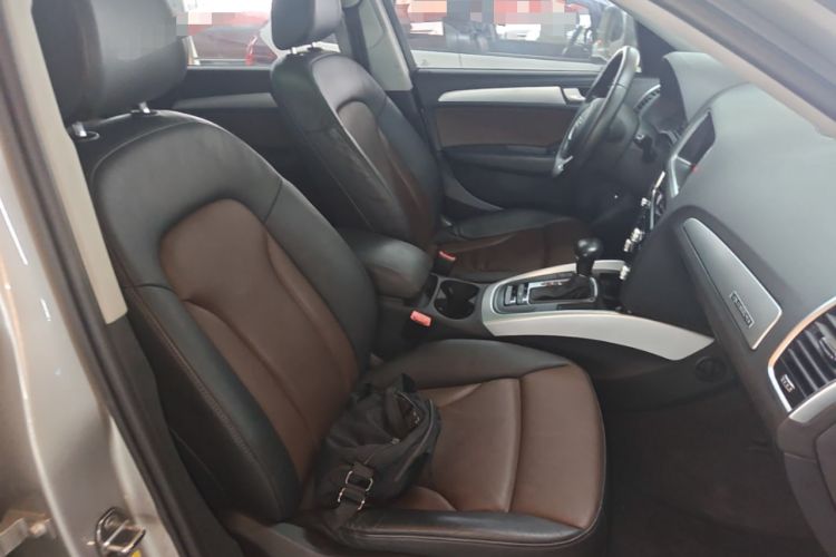 Used Audi Q5 2016 40 TFSI Technology Edition Right Front Seat