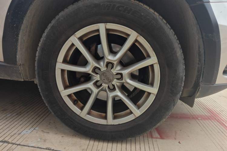 Used Audi Q5 2016 40 TFSI Trendy Edition Right Front Wheel Hub