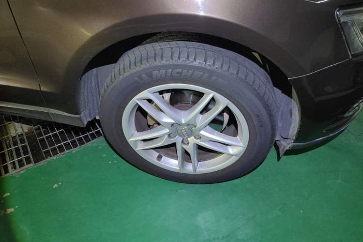 Used Audi Q5 2016 40 TFSI Technology Edition Right Front Wheel Hub