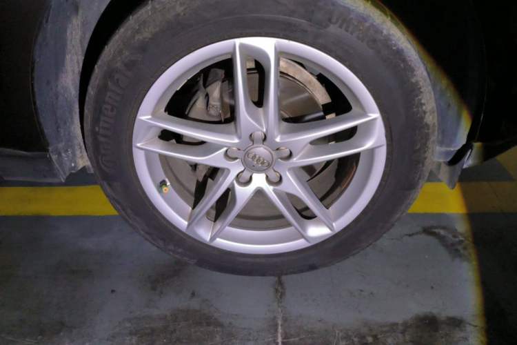 Used Audi Q5 2016 40 TFSI Trendy Edition Right Front Wheel Hub