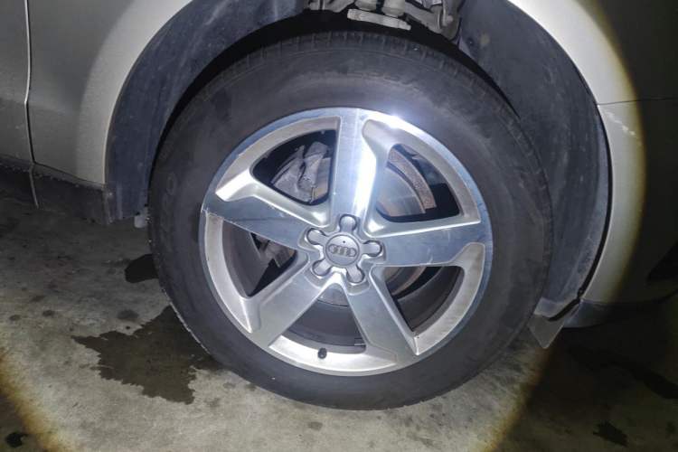 Used Audi Q5 2016 40 TFSI Technology Edition Right Front Wheel Hub