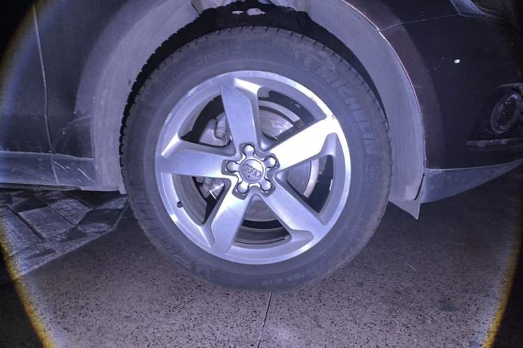 Used Audi Q5 2016 40 TFSI Technology Edition Right Front Wheel Hub