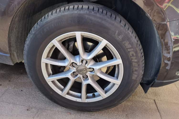 Used Audi Q5 2016 40 TFSI Trendy Edition Right Front Wheel Hub