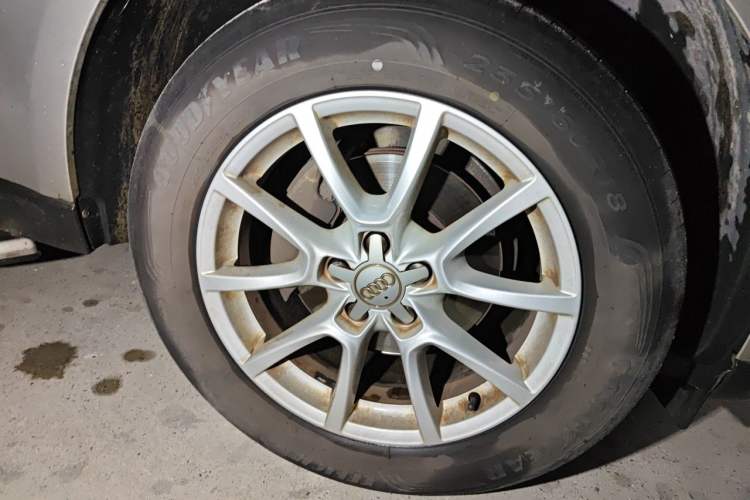 Used Audi Q5 2016 40 TFSI Trendy Edition Right Front Wheel Hub