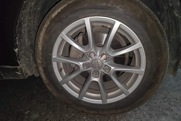 Used Audi Q5 2016 40 TFSI Trendy Edition Right Front Wheel Hub