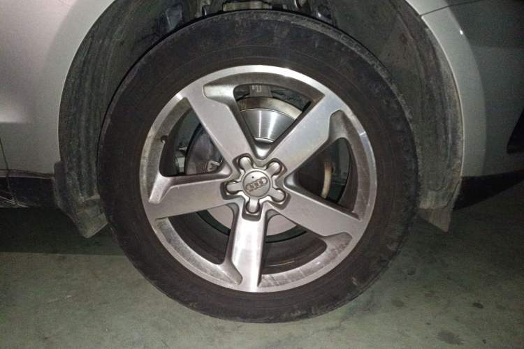 Used Audi Q5 2016 40 TFSI Technology Edition Right Front Wheel Hub