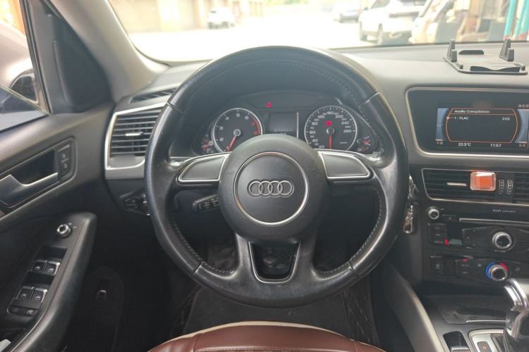 Used Audi Q5 2016 40 TFSI Trendy Edition Steering Wheel