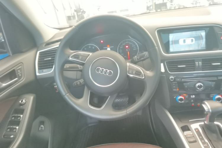 Used Audi Q5 2016 40 TFSI Technology Edition Steering Wheel