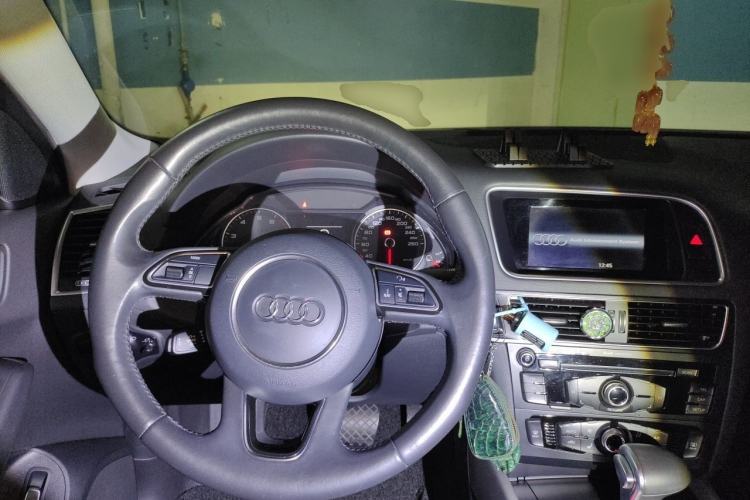 Used Audi Q5 2016 40 TFSI Technology Edition Steering Wheel