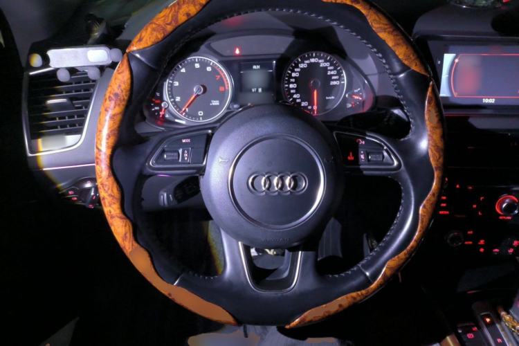 Used Audi Q5 2016 40 TFSI Trendy Edition Steering Wheel
