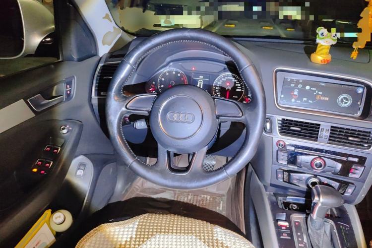 Used Audi Q5 2016 40 TFSI Trendy Edition Steering Wheel