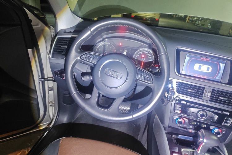 Used Audi Q5 2016 40 TFSI Technology Edition Steering Wheel