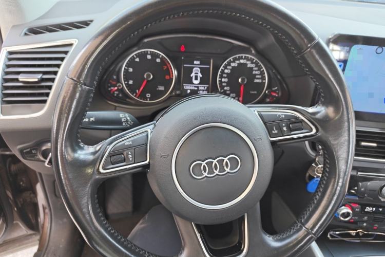 Used Audi Q5 2016 40 TFSI Technology Edition Steering Wheel