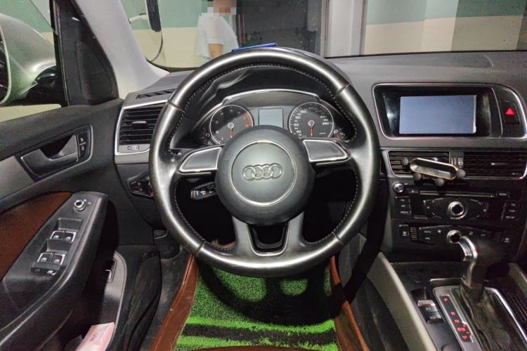 Used Audi Q5 2016 40 TFSI Trendy Edition Steering Wheel