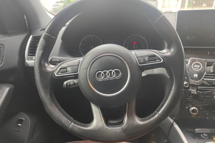 Used Audi Q5 2016 40 TFSI Technology Edition Steering Wheel