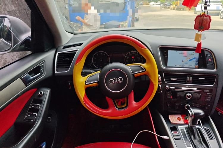 Used Audi Q5 2016 40 TFSI Trendy Edition Steering Wheel