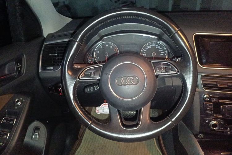 Used Audi Q5 2016 40 TFSI Technology Edition Steering Wheel