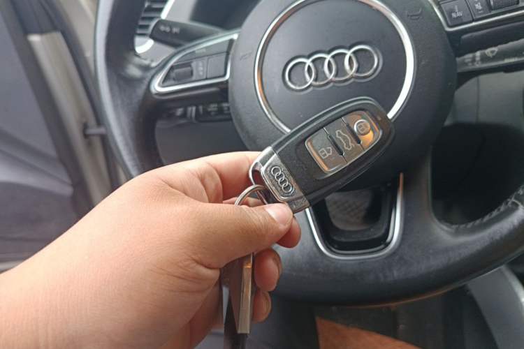 Used Audi Q5 2016 40 TFSI Technology Edition Vehicle Key