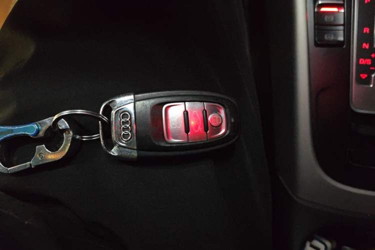 Used Audi Q5 2016 40 TFSI Trendy Edition Vehicle Key
