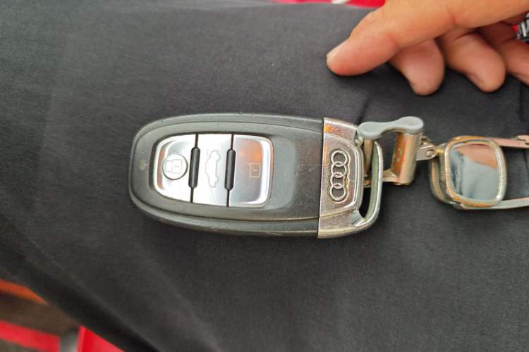 Used Audi Q5 2016 40 TFSI Trendy Edition Vehicle Key